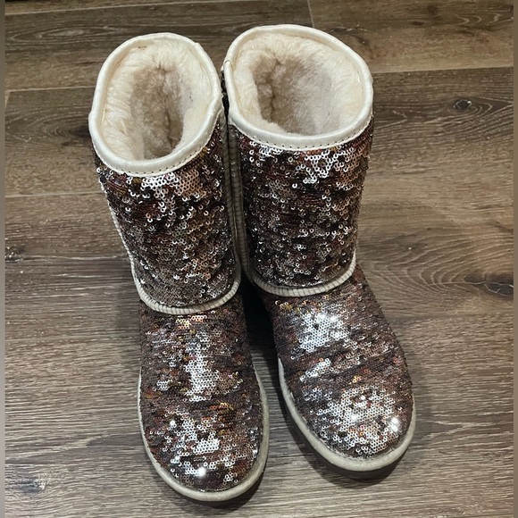Sparkly Uggs size 7 - Picture 4 of 5